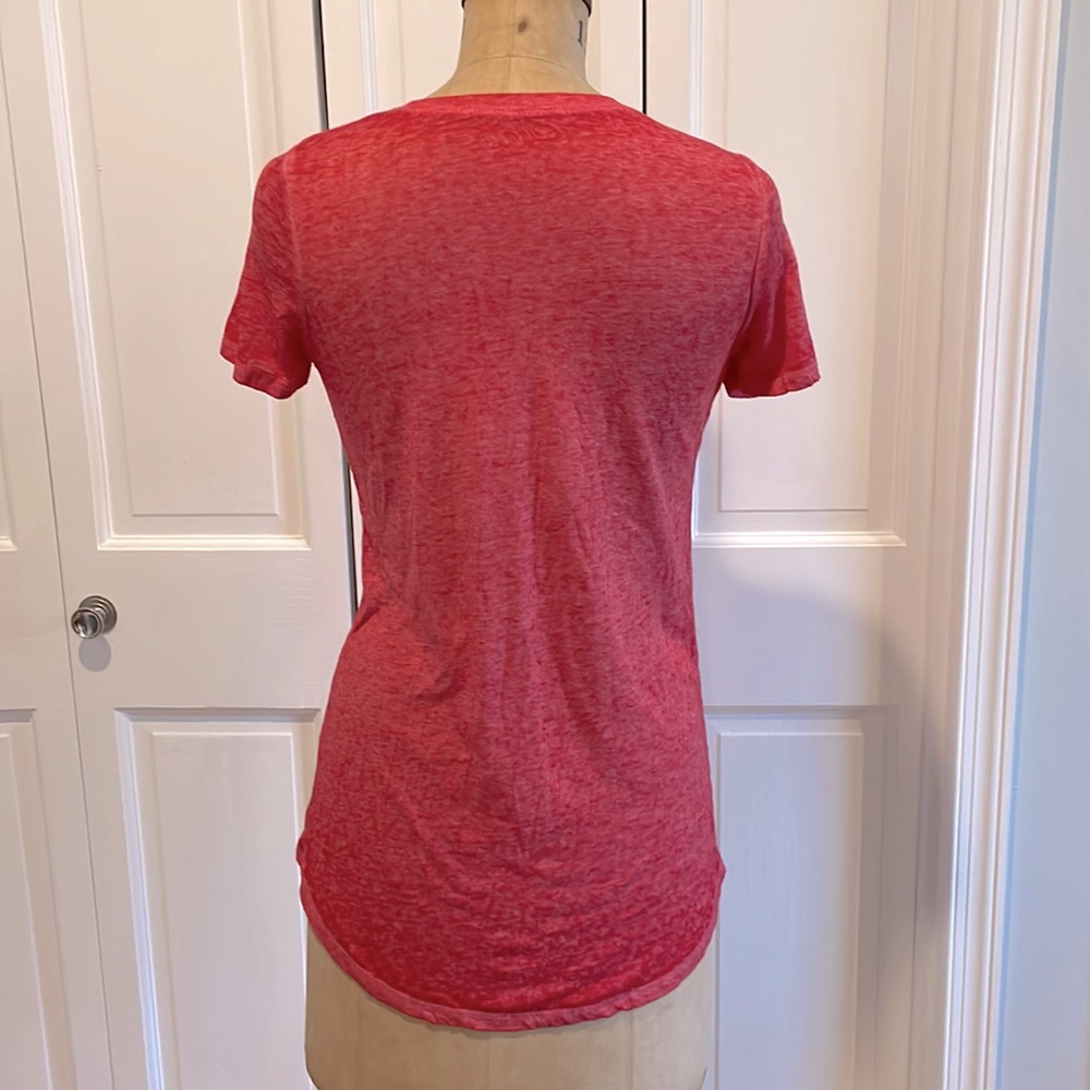 💙 Coca-Cola Red Graphic Burn out tee - Size Small - Picture 2 of 3